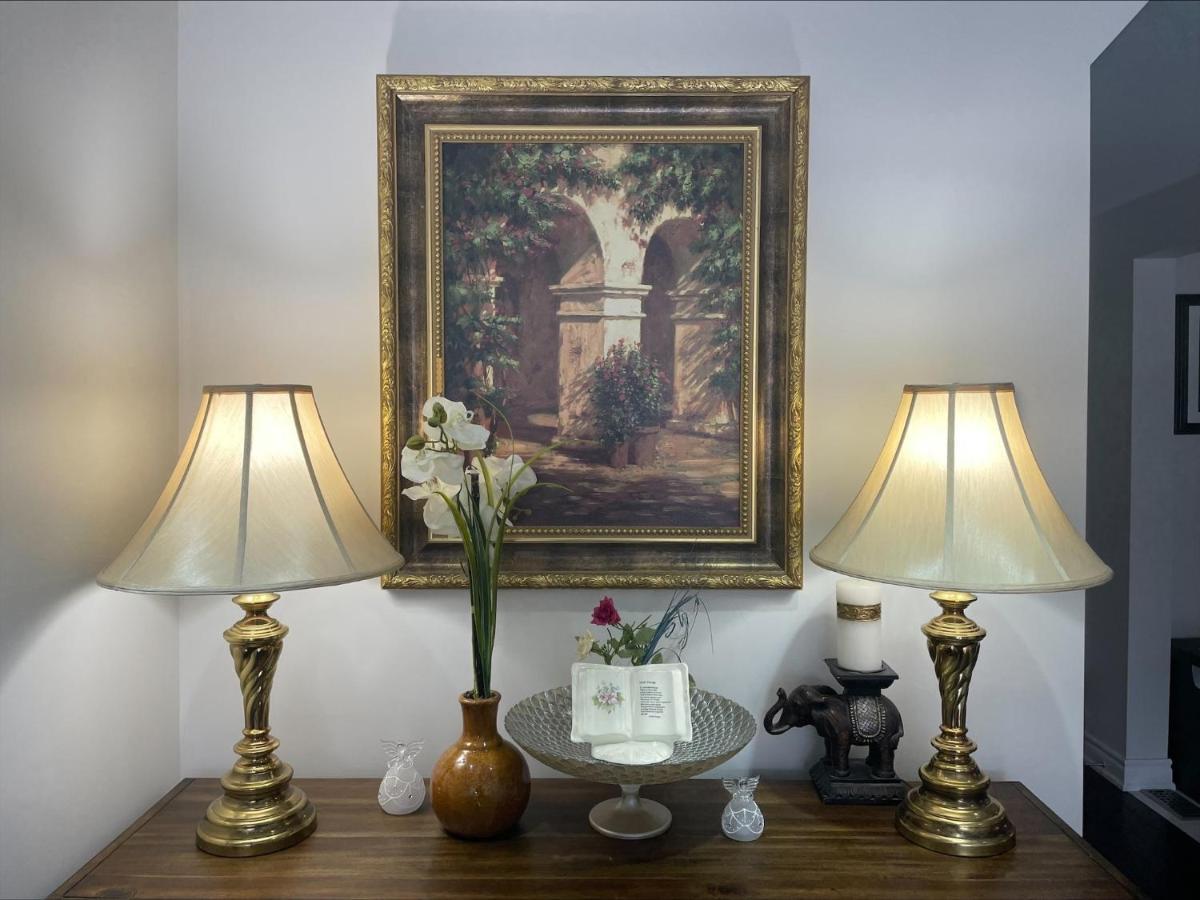 77 Nice And Warm Series Rooms 토론토 외부 사진