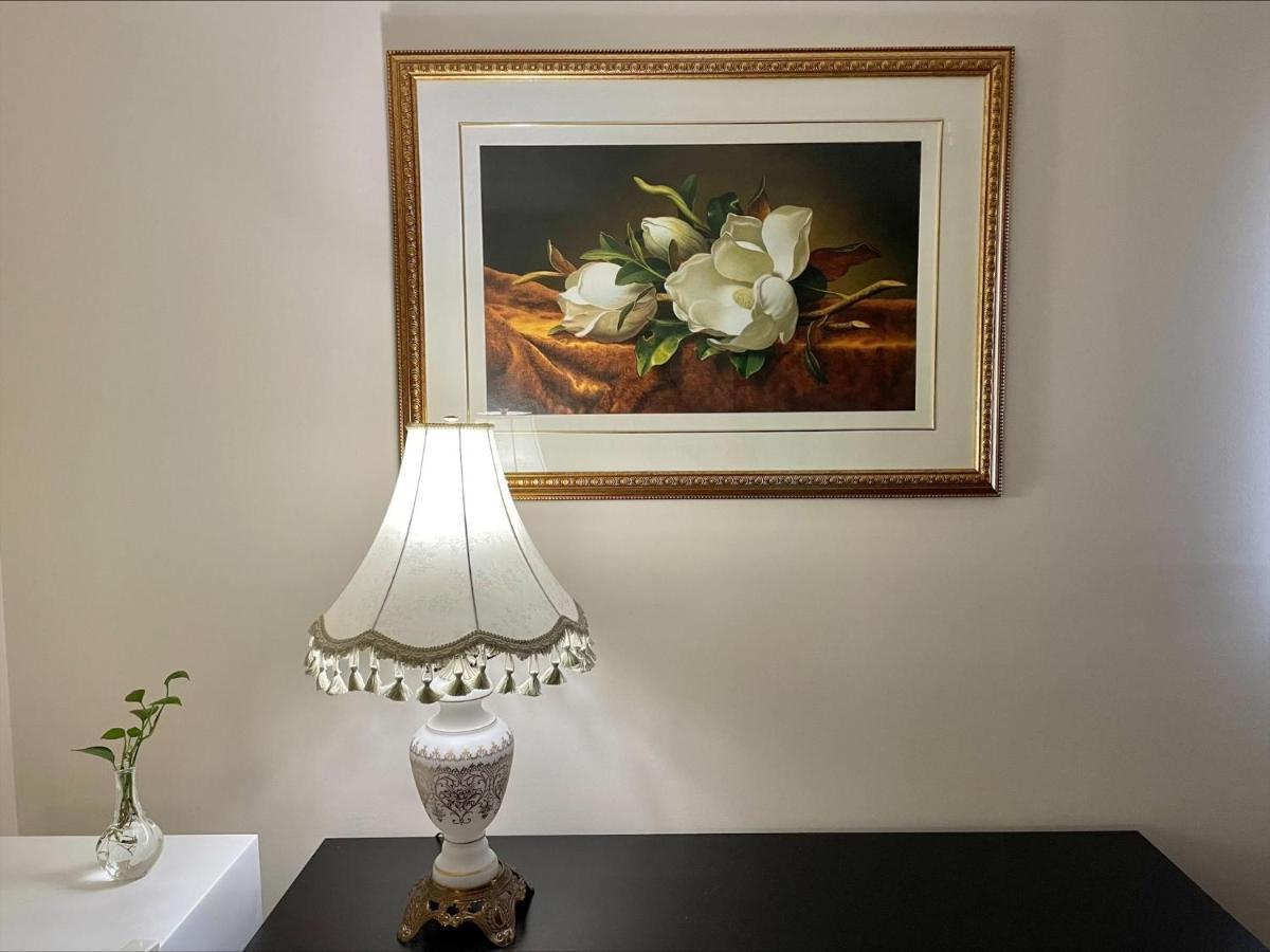 77 Nice And Warm Series Rooms 토론토 외부 사진